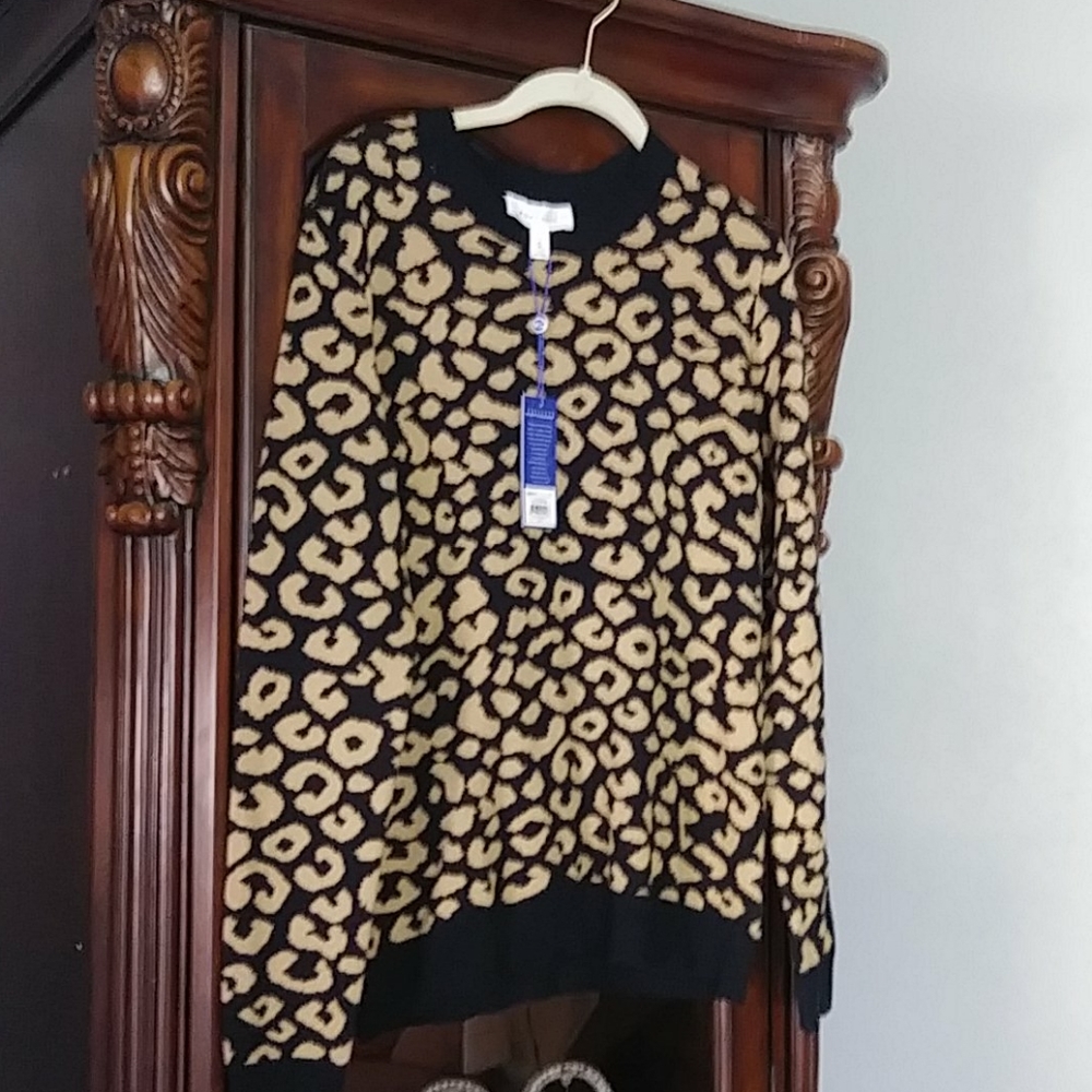 Sweater - Picture 3 of 3
